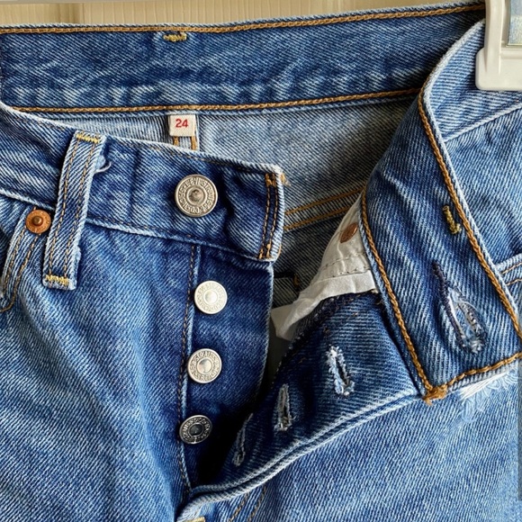 Levi’s Wedgie Straight Leg Jean - Picture 3 of 9